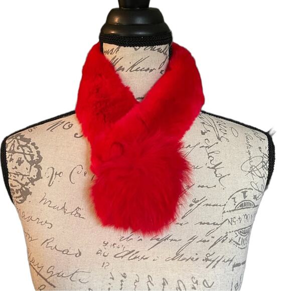 Faux Fur Red Super Soft Neck Warmer Scarf One Size - Picture 1 of 3
